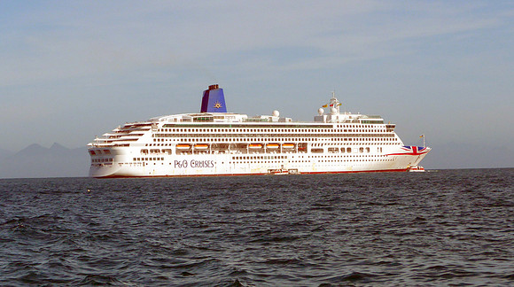 Going to shore in lifeboats