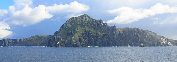 Coming up to Isla a Hornos