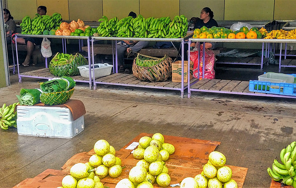 Fruit market in Pago Pago