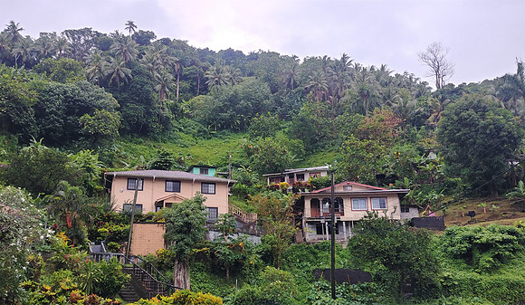 Hillside homes in Pago Pago (pronounced "Pango Pango") on Tutuila Island, Amerika Samoa