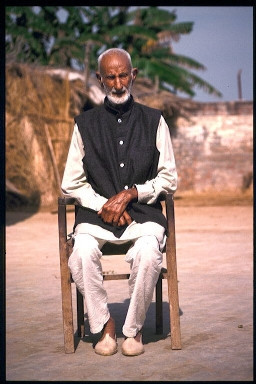 Mr. Dosanj in Sangrur (approx. 102 years old at the time..sadly passed away in February 2008)